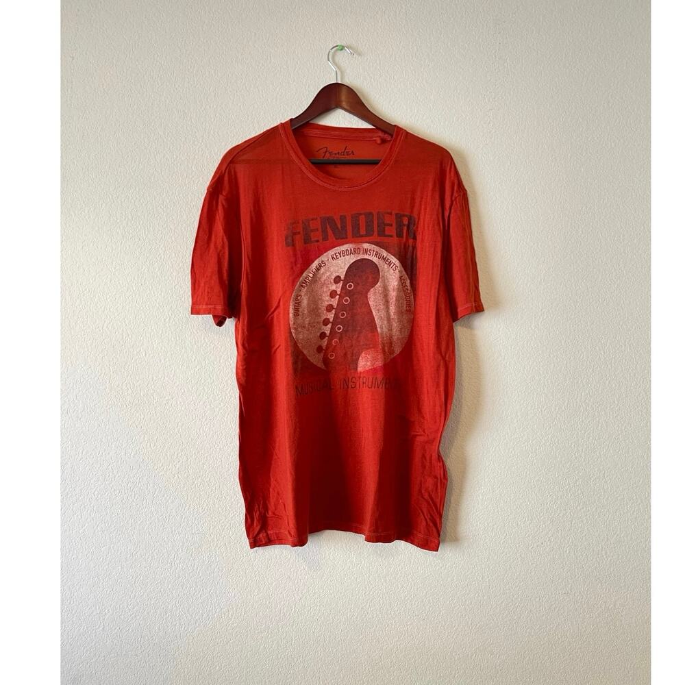 Fender lucky brand collaboration red guitar print t shirt size xl
